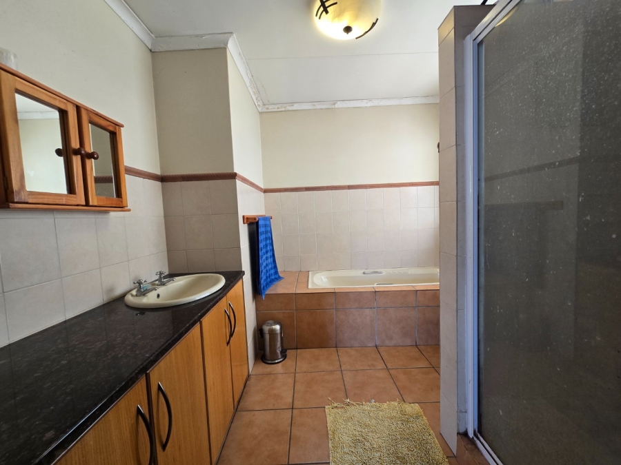 3 Bedroom Property for Sale in Heuwelsig Free State